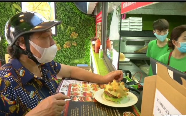 Burger corona truyền cảm hứng chống dịch